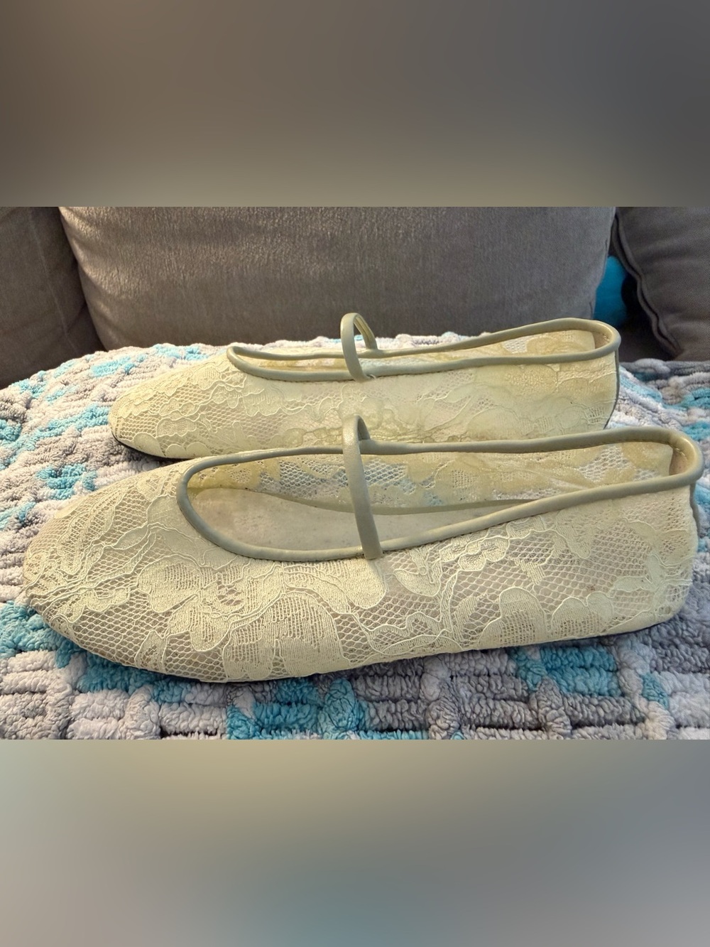 Jeffrey Campbell Cream Lace Ballet Flats with Thin Strap